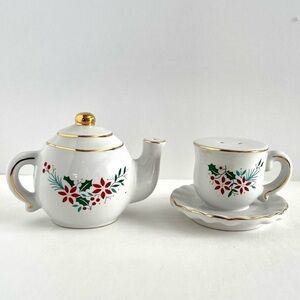 𝅺vintage Figis Teapot and Cup Saucer Poinsettias Salt and Pepper Shakers